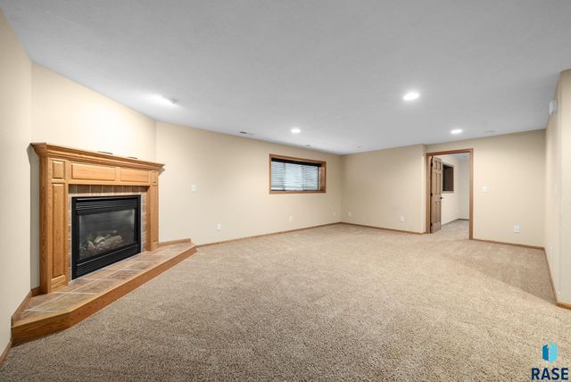 6608 S Bellwood Ave Avenue, Sioux Falls, SD 57108