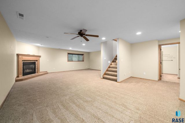 6608 S Bellwood Ave Avenue, Sioux Falls, SD 57108