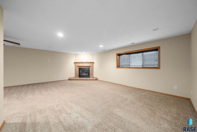 6608 S Bellwood Ave Avenue, Sioux Falls, SD 57108