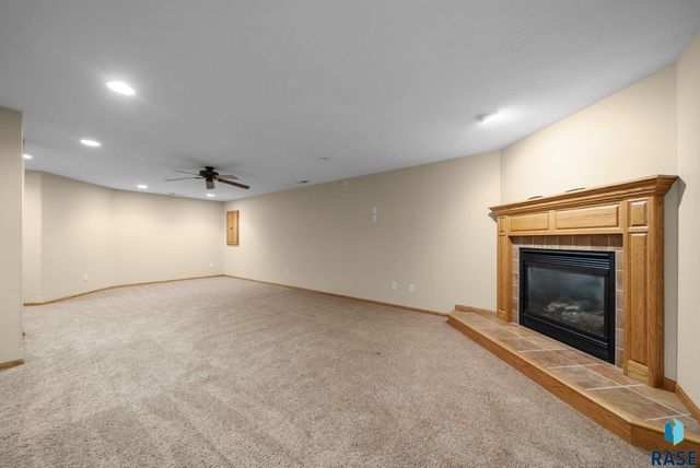 6608 S Bellwood Ave Avenue, Sioux Falls, SD 57108