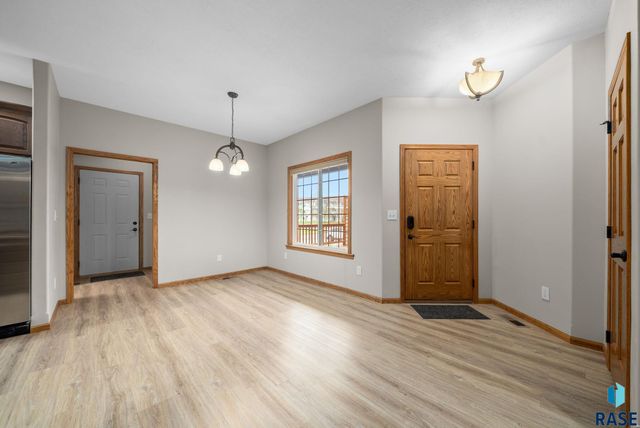 6608 S Bellwood Ave Avenue, Sioux Falls, SD 57108