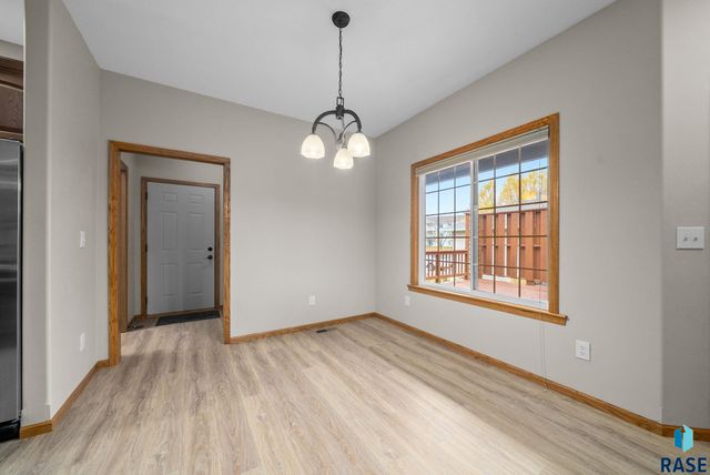 6608 S Bellwood Ave Avenue, Sioux Falls, SD 57108