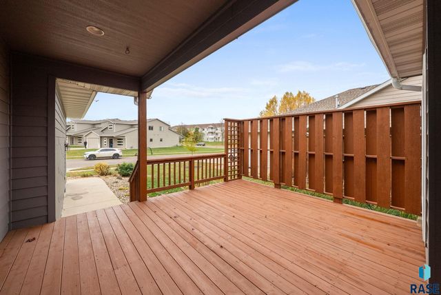 6608 S Bellwood Ave Avenue, Sioux Falls, SD 57108