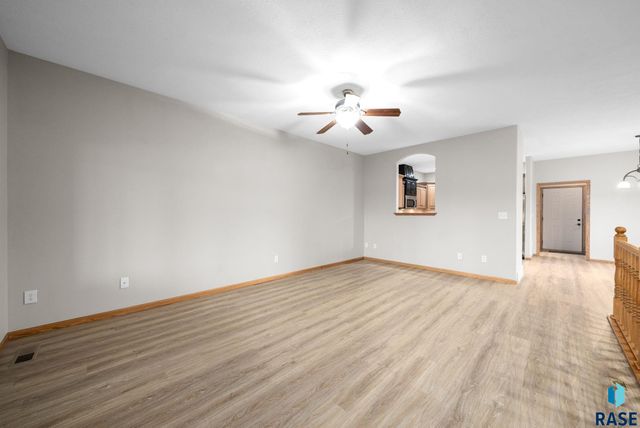 6608 S Bellwood Ave Avenue, Sioux Falls, SD 57108