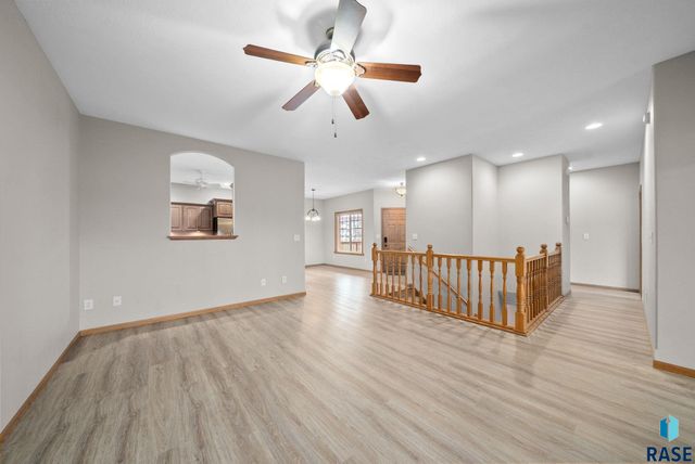 6608 S Bellwood Ave Avenue, Sioux Falls, SD 57108