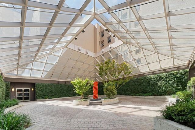 333 Bush Street 3901, San Francisco, CA 94104