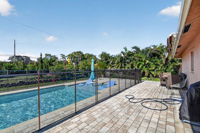 7625 Woodland Creek Lane, Lake Worth, FL 33467