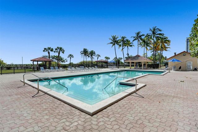 2555 Collins Avenue 1508, Miami Beach, FL 33140