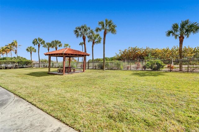 2555 Collins Avenue 1508, Miami Beach, FL 33140