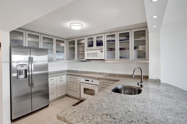 2555 Collins Avenue 1508, Miami Beach, FL 33140