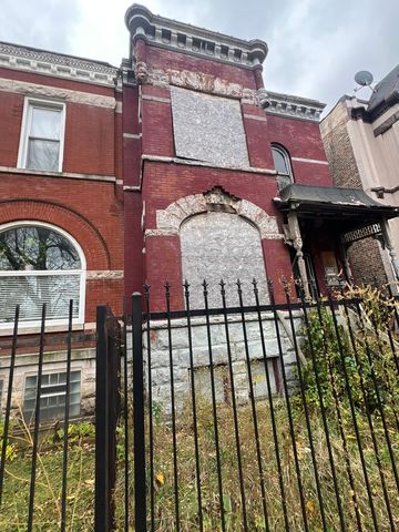 3345 W Monroe Street, Chicago, IL 60624