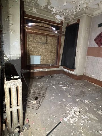 3345 W Monroe Street, Chicago, IL 60624