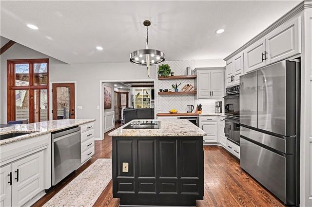 6113 N Mattox Road, Kansas City, MO 64151