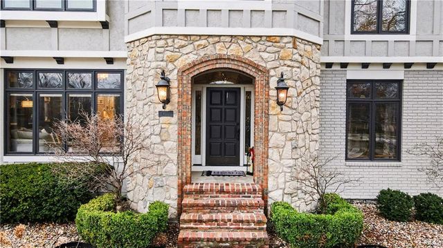 6113 N Mattox Road, Kansas City, MO 64151