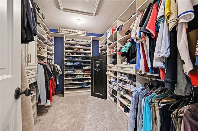 6113 N Mattox Road, Kansas City, MO 64151