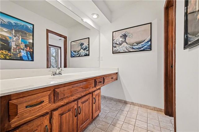 6113 N Mattox Road, Kansas City, MO 64151