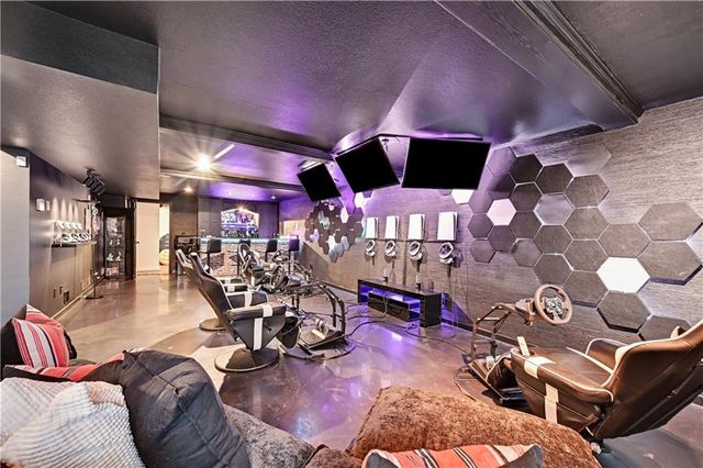 6113 N Mattox Road, Kansas City, MO 64151