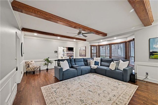 6113 N Mattox Road, Kansas City, MO 64151