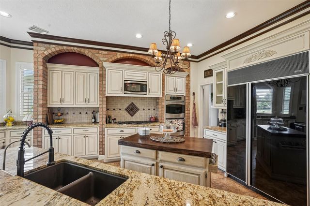 2419 Vintage Circle, Richmond, TX 77406