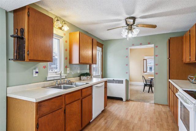 300 W Pine Street, Marengo, IA 52301