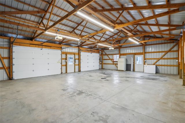 300 W Pine Street, Marengo, IA 52301