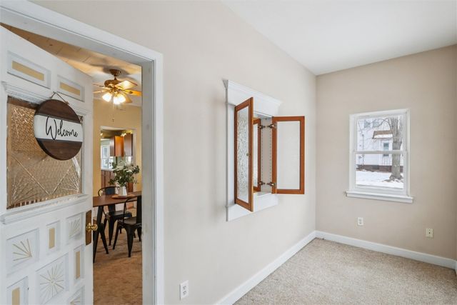 300 W Pine Street, Marengo, IA 52301