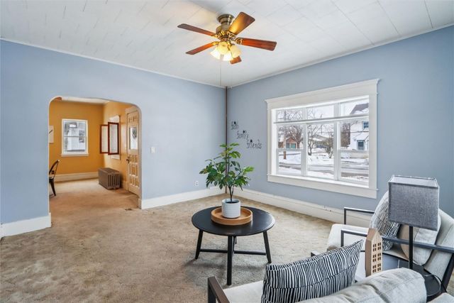 300 W Pine Street, Marengo, IA 52301