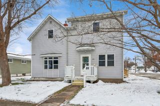 300 W Pine Street, Marengo, IA 52301
