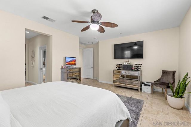 705 Sungold Way, Escondido, CA 92027