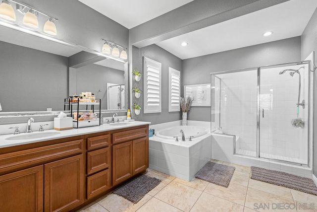 705 Sungold Way, Escondido, CA 92027