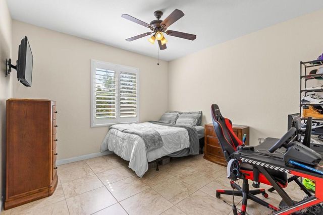 705 Sungold Way, Escondido, CA 92027