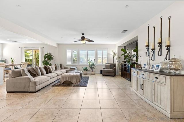 705 Sungold Way, Escondido, CA 92027