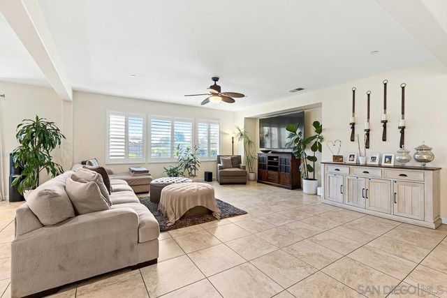 705 Sungold Way, Escondido, CA 92027