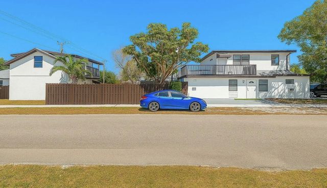 2447 Roosevelt Street 4, Hollywood, FL 33020