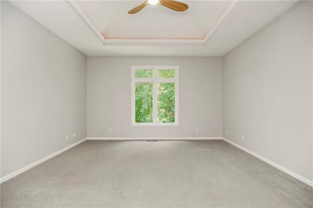 808 SW Springwater Lane, Lee's Summit, MO 64081