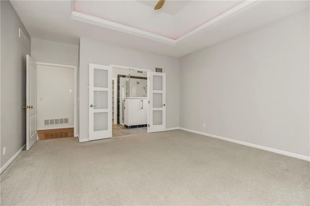 808 SW Springwater Lane, Lee's Summit, MO 64081