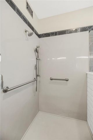 808 SW Springwater Lane, Lee's Summit, MO 64081