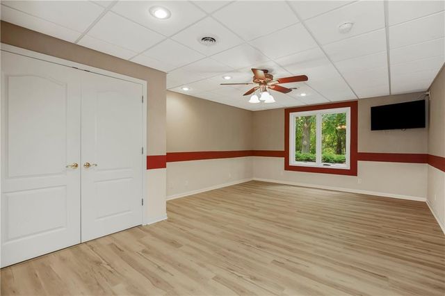 808 SW Springwater Lane, Lee's Summit, MO 64081