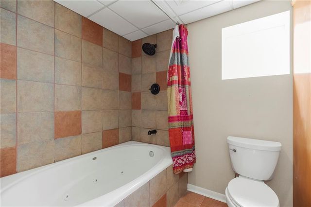808 SW Springwater Lane, Lee's Summit, MO 64081
