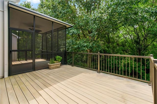808 SW Springwater Lane, Lee's Summit, MO 64081