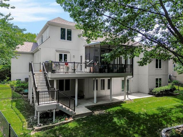808 SW Springwater Lane, Lee's Summit, MO 64081