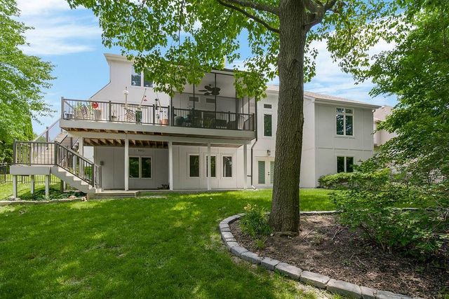 808 SW Springwater Lane, Lee's Summit, MO 64081