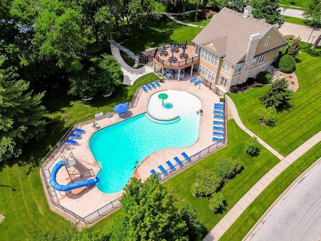 808 SW Springwater Lane, Lee's Summit, MO 64081