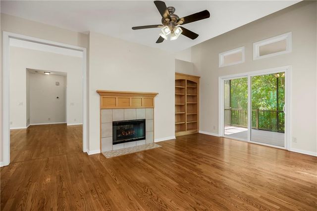 808 SW Springwater Lane, Lee's Summit, MO 64081
