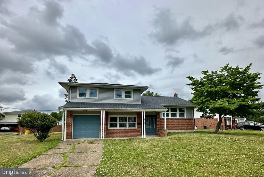 Image 1 of property listing at 872 WESTVIEW TER, Dover, DE 19904