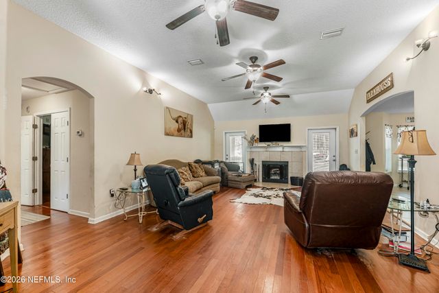 1725 DAVIDSON FARM Road, Jacksonville, FL 32218