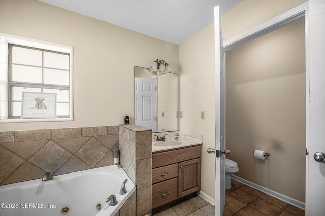 1725 DAVIDSON FARM Road, Jacksonville, FL 32218