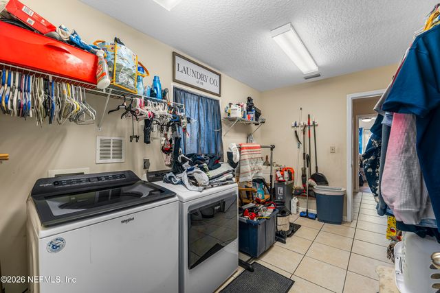 1725 DAVIDSON FARM Road, Jacksonville, FL 32218