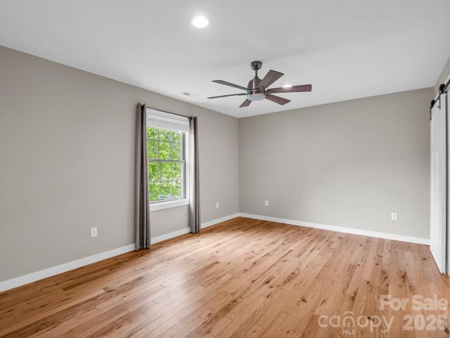 100 Walt Drive, Hendersonville, NC 28792