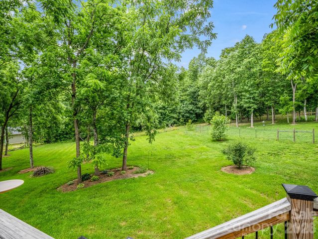 100 Walt Drive, Hendersonville, NC 28792